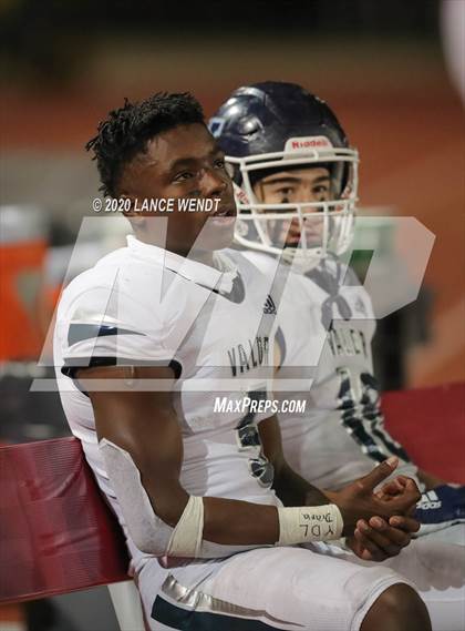 Thumbnail 1 in Valor Christian vs. Cherry Creek (CHSAA 5A State Championship) photogallery.