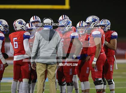 Thumbnail 2 in Valor Christian vs. Cherry Creek (CHSAA 5A State Championship) photogallery.