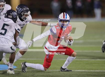 Thumbnail 3 in Valor Christian vs. Cherry Creek (CHSAA 5A State Championship) photogallery.