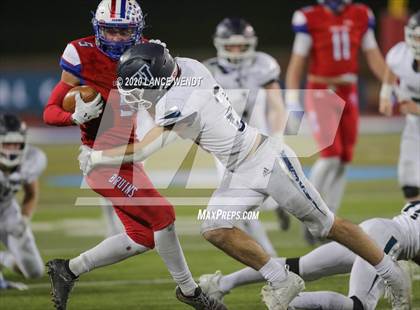 Thumbnail 3 in Valor Christian vs. Cherry Creek (CHSAA 5A State Championship) photogallery.