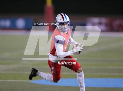 Thumbnail 3 in Valor Christian vs. Cherry Creek (CHSAA 5A State Championship) photogallery.