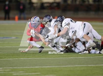 Thumbnail 2 in Valor Christian vs. Cherry Creek (CHSAA 5A State Championship) photogallery.