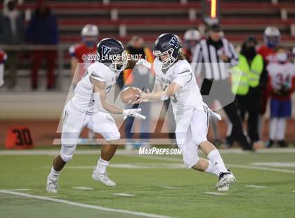 Thumbnail 3 in Valor Christian vs. Cherry Creek (CHSAA 5A State Championship) photogallery.