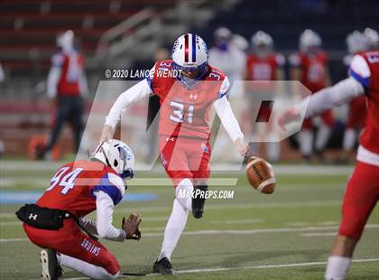 Thumbnail 2 in Valor Christian vs. Cherry Creek (CHSAA 5A State Championship) photogallery.