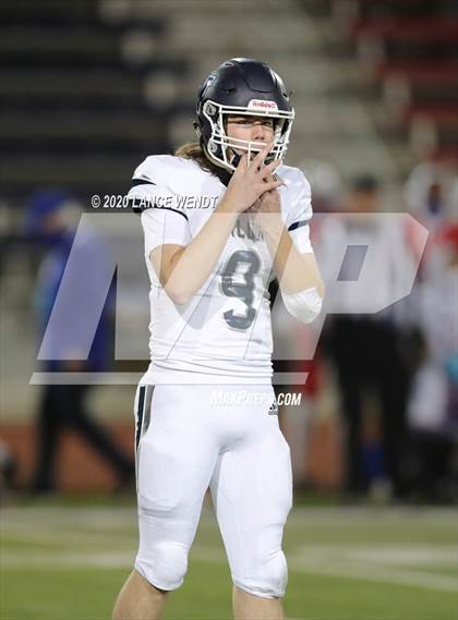 Thumbnail 2 in Valor Christian vs. Cherry Creek (CHSAA 5A State Championship) photogallery.