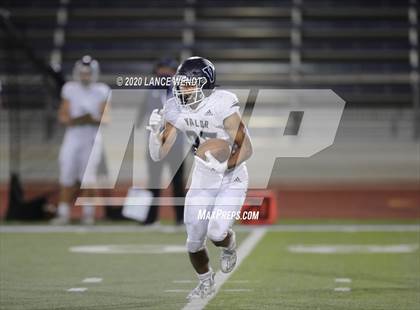 Thumbnail 2 in Valor Christian vs. Cherry Creek (CHSAA 5A State Championship) photogallery.