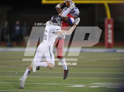 Thumbnail 1 in Valor Christian vs. Cherry Creek (CHSAA 5A State Championship) photogallery.