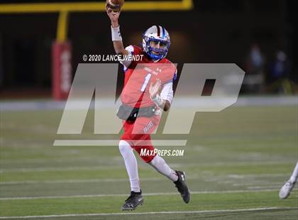 Thumbnail 3 in Valor Christian vs. Cherry Creek (CHSAA 5A State Championship) photogallery.