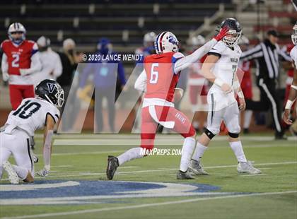 Thumbnail 2 in Valor Christian vs. Cherry Creek (CHSAA 5A State Championship) photogallery.