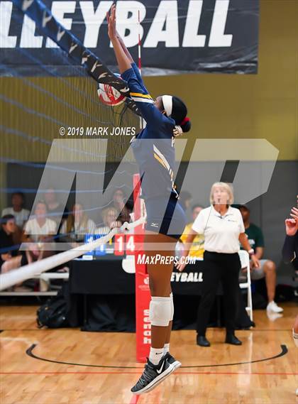 Thumbnail 2 in Horizon vs. North Raleigh Christian Academy (Nike Tournament of Champions) photogallery.