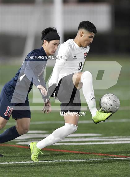 Thumbnail 2 in Sierra Vista vs.St. Margaret's (CIF-SS D5 Final) photogallery.