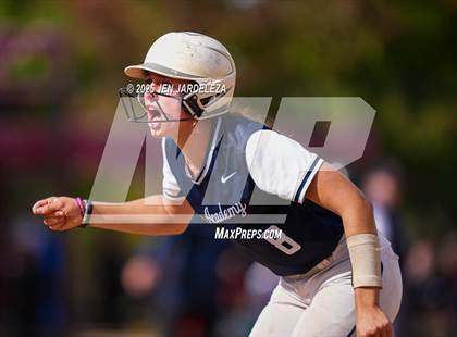 Thumbnail 2 in Elizabeth vs. Air Academy (CHSAA 4A First Round) photogallery.