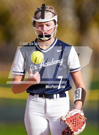 Thumbnail 1 in Elizabeth vs. Air Academy (CHSAA 4A First Round) photogallery.
