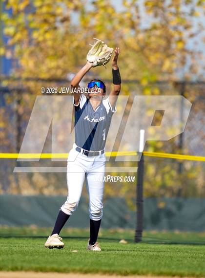 Thumbnail 1 in Elizabeth vs. Air Academy (CHSAA 4A First Round) photogallery.