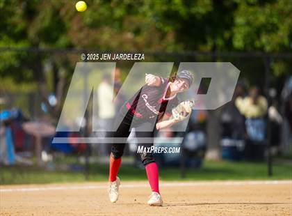 Thumbnail 1 in Elizabeth vs. Air Academy (CHSAA 4A First Round) photogallery.