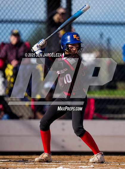 Thumbnail 2 in Elizabeth vs. Air Academy (CHSAA 4A First Round) photogallery.