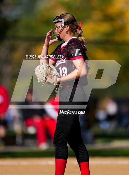 Thumbnail 1 in Elizabeth vs. Air Academy (CHSAA 4A First Round) photogallery.