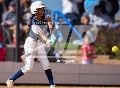 Thumbnail 2 in Elizabeth vs. Air Academy (CHSAA 4A First Round) photogallery.