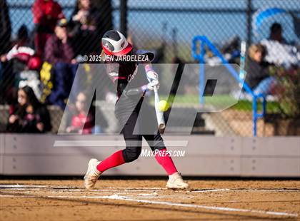 Thumbnail 2 in Elizabeth vs. Air Academy (CHSAA 4A First Round) photogallery.