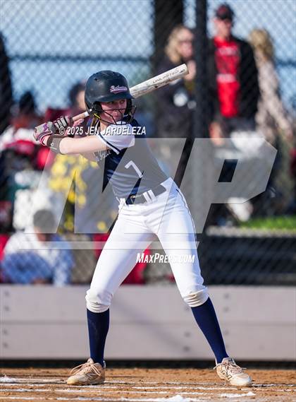 Thumbnail 2 in Elizabeth vs. Air Academy (CHSAA 4A First Round) photogallery.