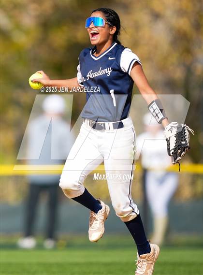 Thumbnail 1 in Elizabeth vs. Air Academy (CHSAA 4A First Round) photogallery.