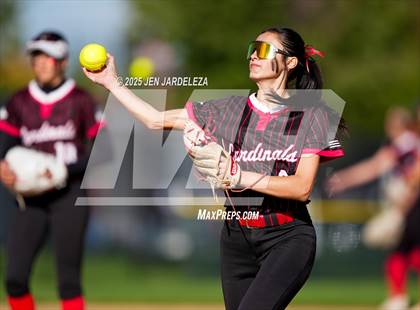 Thumbnail 2 in Elizabeth vs. Air Academy (CHSAA 4A First Round) photogallery.