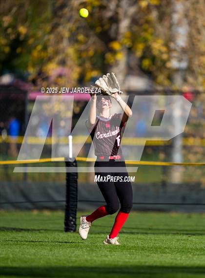 Thumbnail 2 in Elizabeth vs. Air Academy (CHSAA 4A First Round) photogallery.