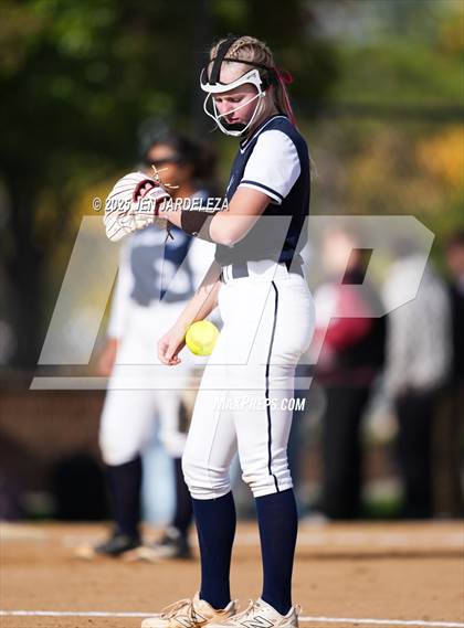 Thumbnail 1 in Elizabeth vs. Air Academy (CHSAA 4A First Round) photogallery.