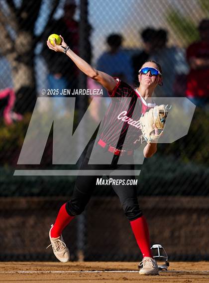 Thumbnail 3 in Elizabeth vs. Air Academy (CHSAA 4A First Round) photogallery.