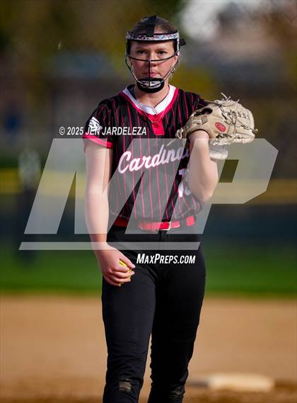 Thumbnail 2 in Elizabeth vs. Air Academy (CHSAA 4A First Round) photogallery.