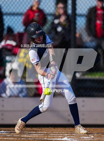 Thumbnail 2 in Elizabeth vs. Air Academy (CHSAA 4A First Round) photogallery.