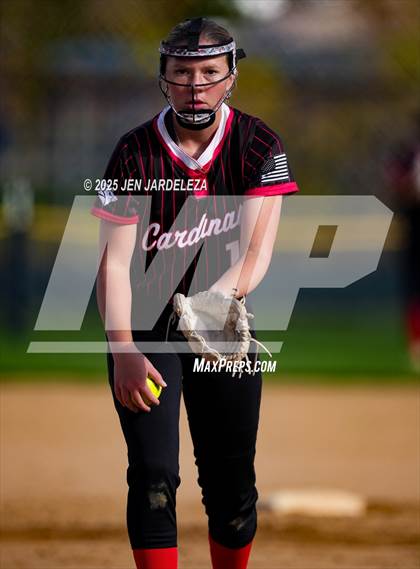 Thumbnail 1 in Elizabeth vs. Air Academy (CHSAA 4A First Round) photogallery.