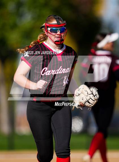 Thumbnail 1 in Elizabeth vs. Air Academy (CHSAA 4A First Round) photogallery.