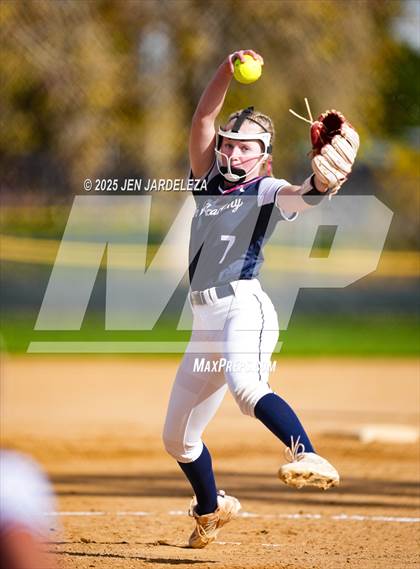 Thumbnail 2 in Elizabeth vs. Air Academy (CHSAA 4A First Round) photogallery.