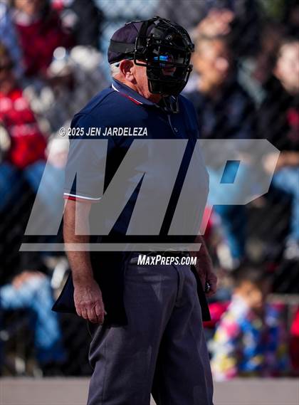 Thumbnail 2 in Elizabeth vs. Air Academy (CHSAA 4A First Round) photogallery.