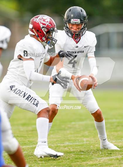 Thumbnail 3 in Braden River vs Southeast JV Football photogallery.