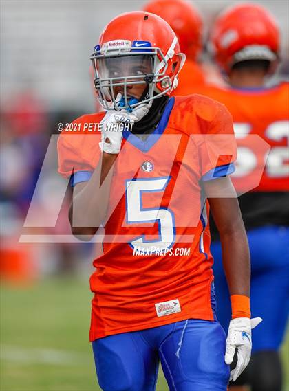 Thumbnail 1 in Braden River vs Southeast JV Football photogallery.