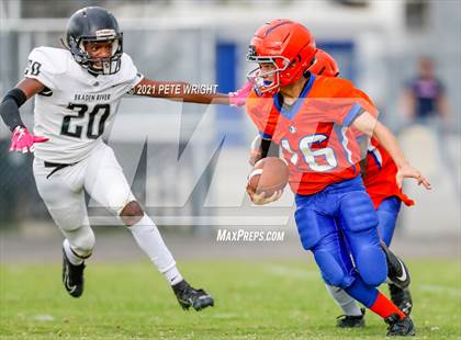 Thumbnail 1 in Braden River vs Southeast JV Football photogallery.