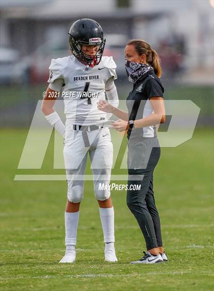 Thumbnail 1 in Braden River vs Southeast JV Football photogallery.
