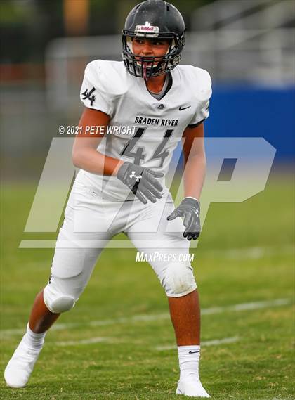 Thumbnail 1 in Braden River vs Southeast JV Football photogallery.