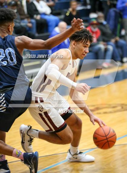 Thumbnail 2 in Belleville West @ Belleville East (IHSA 4A Regional Semifinal) photogallery.