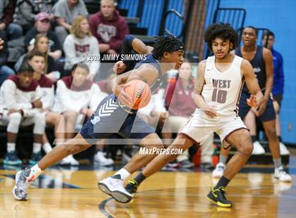 Thumbnail 1 in Belleville West @ Belleville East (IHSA 4A Regional Semifinal) photogallery.