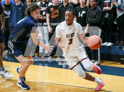 Thumbnail 2 in Belleville West @ Belleville East (IHSA 4A Regional Semifinal) photogallery.