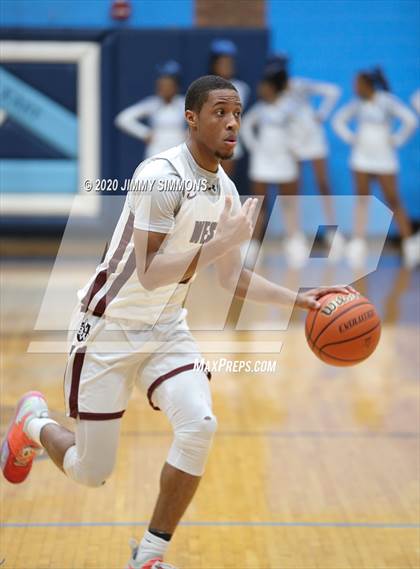 Thumbnail 3 in Belleville West @ Belleville East (IHSA 4A Regional Semifinal) photogallery.