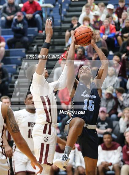 Thumbnail 1 in Belleville West @ Belleville East (IHSA 4A Regional Semifinal) photogallery.