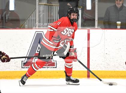 Thumbnail 1 in St. Paul's vs. Loomis (Avon Christmas Classic 7th Place) photogallery.
