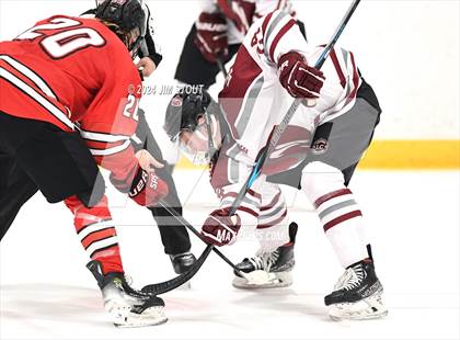 Thumbnail 2 in St. Paul's vs. Loomis (Avon Christmas Classic 7th Place) photogallery.