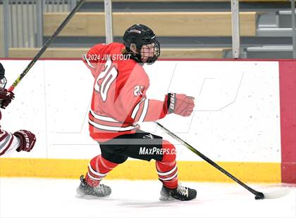 Thumbnail 2 in St. Paul's vs. Loomis (Avon Christmas Classic 7th Place) photogallery.