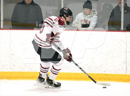 Thumbnail 1 in St. Paul's vs. Loomis (Avon Christmas Classic 7th Place) photogallery.