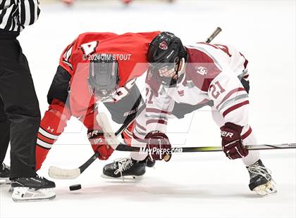Thumbnail 1 in St. Paul's vs. Loomis (Avon Christmas Classic 7th Place) photogallery.